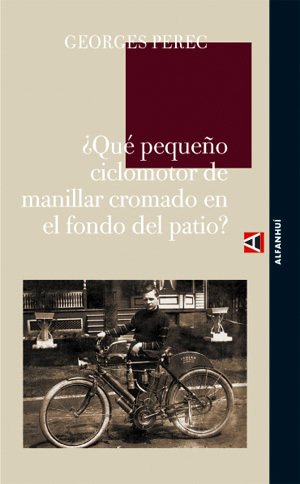 Resumen de ¿Qué Pequeño Ciclomotor de Manillar Cromado en el Fondo del Patio?